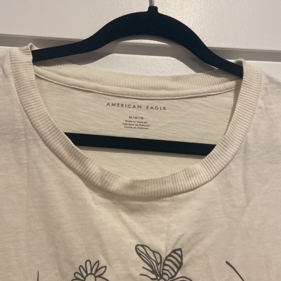 American Eagle Outfitters oversized Women's Cream “save the bees” t-shirt medium - Picture 3 of 10